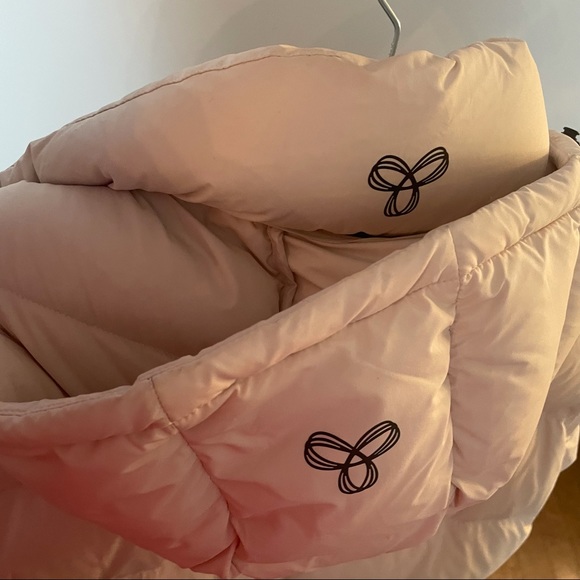 Aritzia Super Puff Mid Length Matte Pearl - Picture 11 of 11